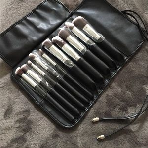 10 pc Kabuki Makeup brush Set 💄w/ bag!